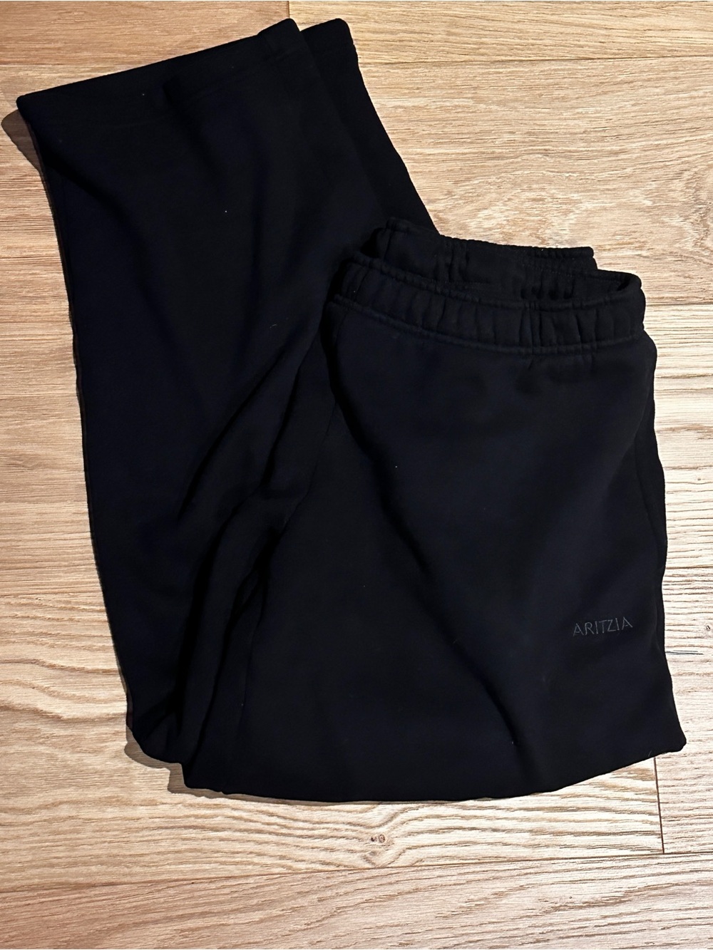 Aritzia Black Sweatfleece Mega Fit - Picture 2 of 2